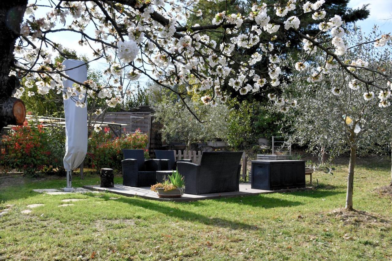 Vila L'Ocabee La Tour-dʼAigues Exteriér fotografie