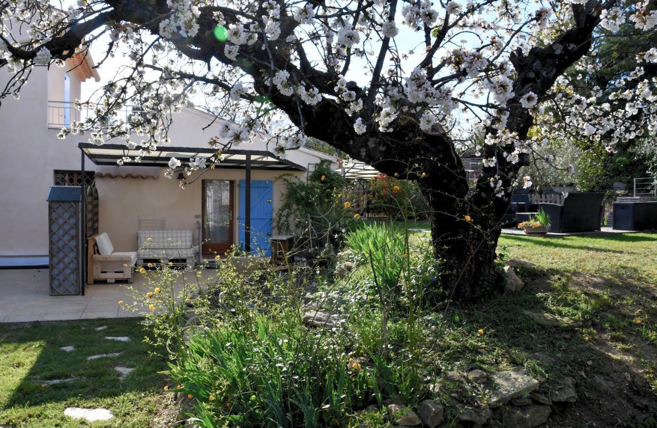 Vila L'Ocabee La Tour-dʼAigues Exteriér fotografie